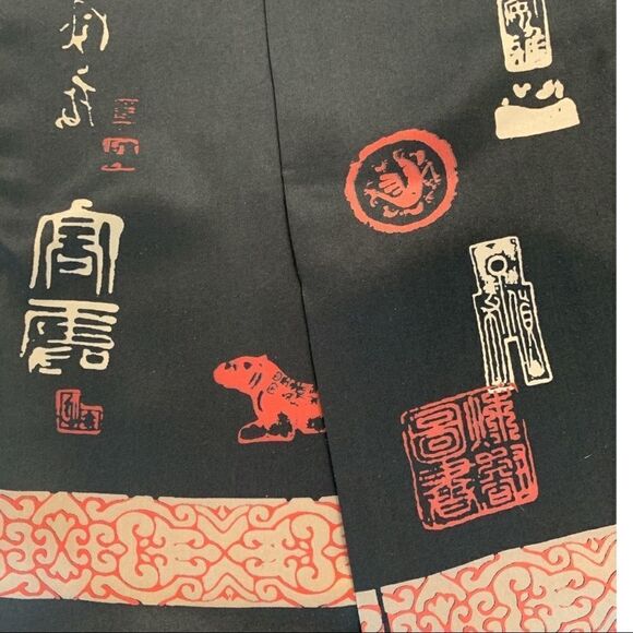 Vintage black silk satin Asian characters fringed scarf - Picture 10 of 11